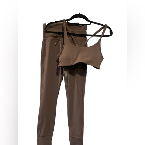 NWT Vuori leggings and bra set Size S - Picture 1 of 10